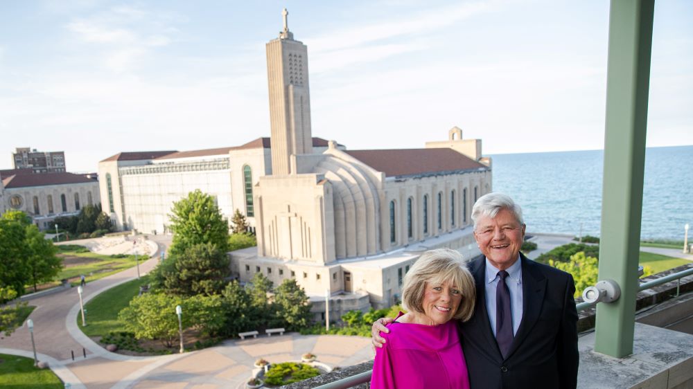 Philanthropists John (BBA 68) and Kathy Schreiber visit the Lake Shore Campus. 