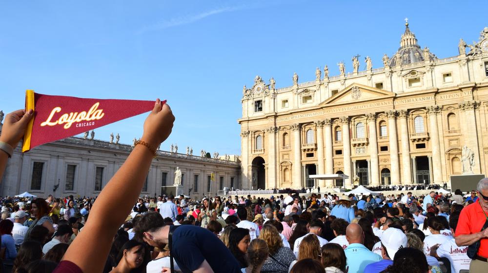 Loyola students at papal audience
