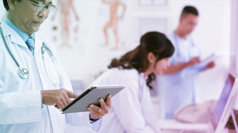 Doctors working in a medical lab