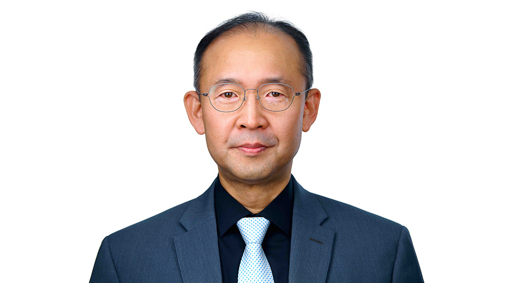 headshot of Inhyeock Lee on a white background