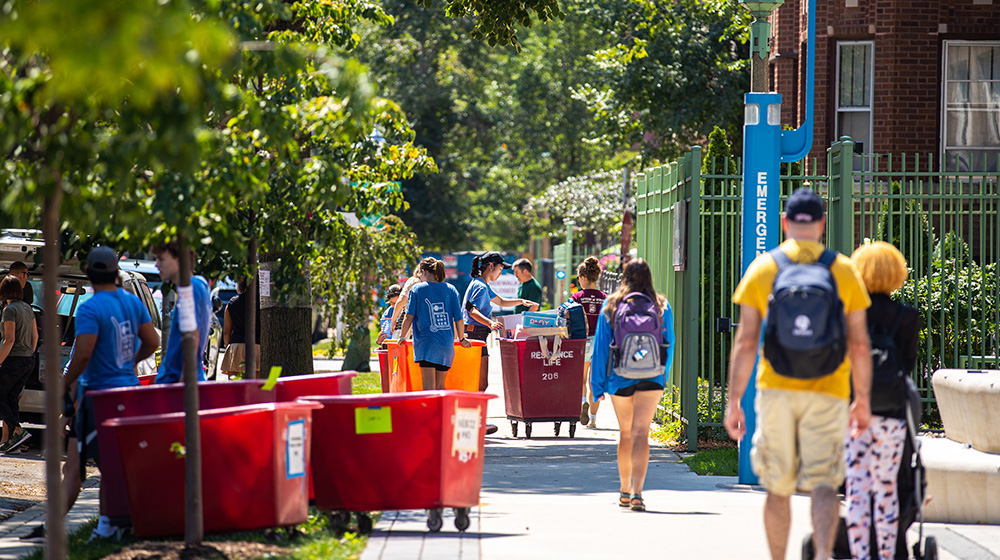 students moving into campus housing